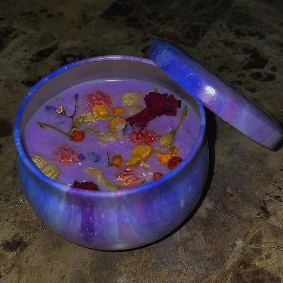 Lavender scented candle - Picture 2 of 2